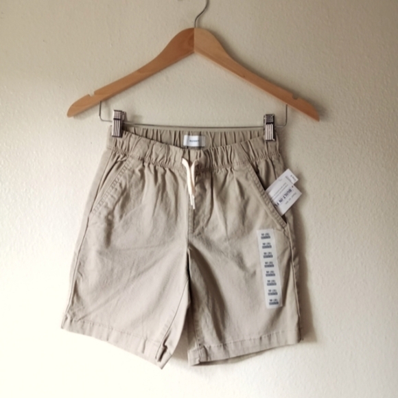 Old Navy Straight Built-in Flex Khaki Shorts .   Size M (8) - Picture 1 of 11